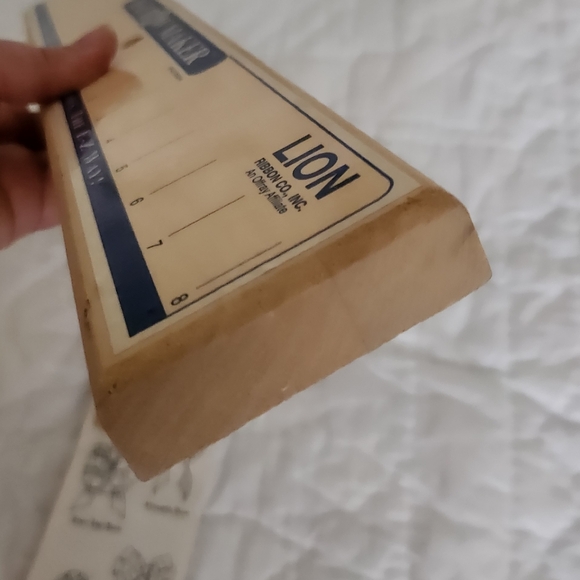 BOW MAKER E-Z Lion Ribbon Co INC - Picture 8 of 9